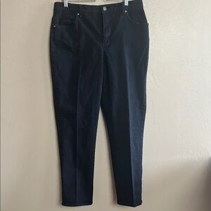 Gloria Vanderbilt Amanda Woman Black Jeans. Size 12. Straight Leg. Cotton Blend.